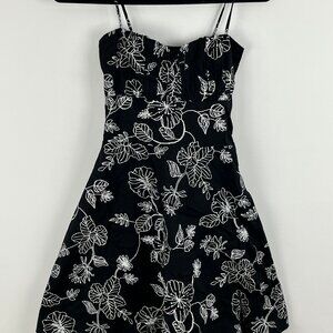 Sara Fit Flare Dress Size S Black Floral Sleeveless Spaghetti Strap Sweetheart